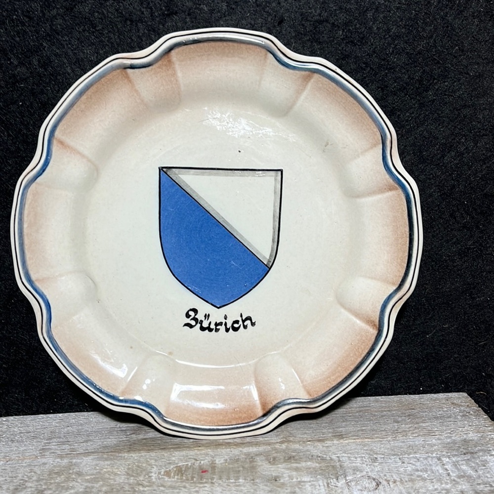 Canton coat of arms Zürich on 7 1/2 inch plate that hangs